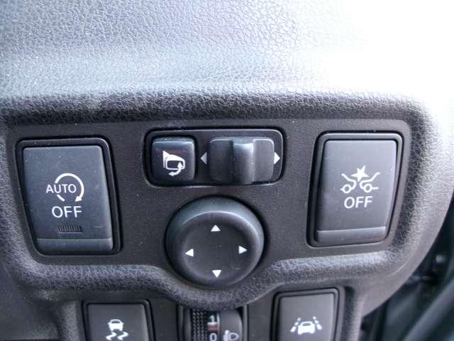 ノート １．２　Ｘ　被害軽減ブレーキ車両逸脱警報ＣＤＦＭチューナ　レーダーブレーキサポート　１オーナー車　スマトキー　セキュリティーアラーム　キーレス　運転席助手席エアバッグ　エアコン　パワーウィンドウ　パワーステアリング　レーンアシスト　ＡＢＳ　運転席エアバック（7枚目）