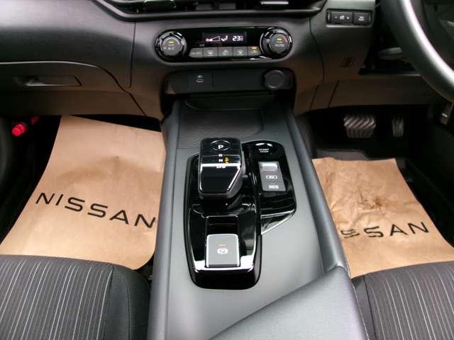 ノート 1.2 X MM223D-L純正ナビ全方位カメラドライブレコ リアカメラ 衝突被害軽減ブレ-キ 全方位カメラ ETC付 LEDヘッドライト レーンアシスト インテリジェントキー ワンオーナー ドラレコ 盗難防止システム ワンセグTV TVナビ サイドカメラ(8枚目)