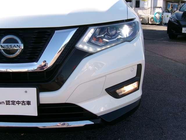 エクストレイル ２．０　２０Ｘｉ　２列車　プロパイロットナビ全方位カメラドラレコＥＴ　ＬＥＤヘットライト　寒冷地仕様　Ｒカメラ　盗難防止装置　インテリキー　レーンキープアシスト　ドライブレコーダー　キーフリー　１オーナー　ＴＶナビ　オートエアコン　アルミホイール　メモリーナビ　ＡＢＳ（18枚目）