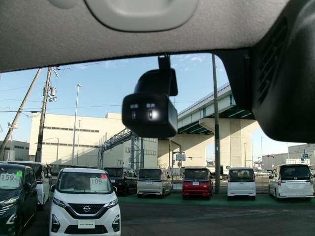 NV100クリッパーバン GXターボハイルーフ4WD純正ナビバックカメラドライブレコダ インテリジェントエマージェンシーブレーキ バックカメラ アイドリングストップ ドラレコ 1オーナー 4WD キーレス ETC フルオートエアコン PS 1セグTV メモリーナビ 寒冷地仕様 ABS(8枚目)