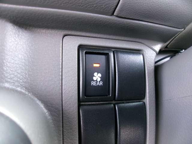 NV100クリッパーバン GXターボハイルーフ4WD純正ナビバックカメラドライブレコダ インテリジェントエマージェンシーブレーキ バックカメラ アイドリングストップ ドラレコ 1オーナー 4WD キーレス ETC フルオートエアコン PS 1セグTV メモリーナビ 寒冷地仕様 ABS(15枚目)