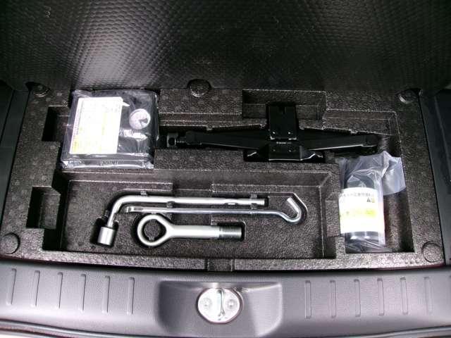 �����ɂ́A�p���N�C���L�b�g�Ȃǂ����[����Ă܂��B