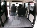 リヤシートは分割して倒せるので、乗員や荷物に合わせてアレンジ可能です!
