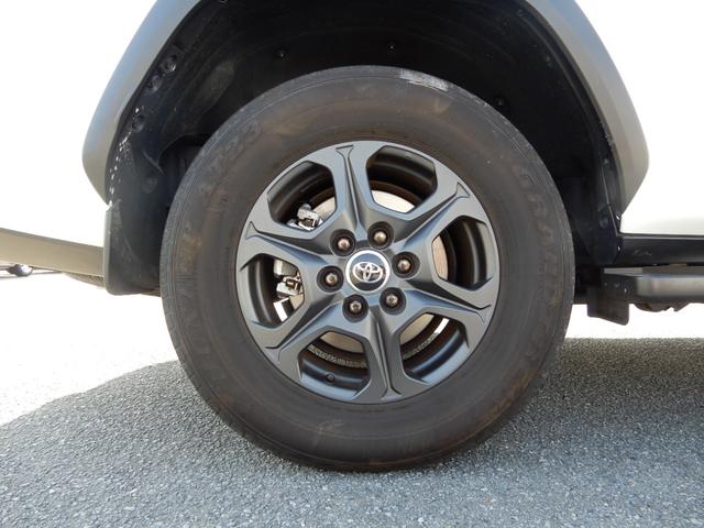 ランドクルーザー ＧＲスポーツ　後席モニター２つ　アラウンドビュー　オートハイビーム　セキュリティー　レーンキープアシスト　ＬＥＤヘッドライト　レザーシート　バックカメラ　オートクルーズコントロール　オートライト　パワーバックドア（9枚目）