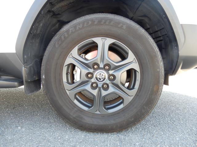 ランドクルーザー ＧＲスポーツ　後席モニター２つ　アラウンドビュー　オートハイビーム　セキュリティー　レーンキープアシスト　ＬＥＤヘッドライト　レザーシート　バックカメラ　オートクルーズコントロール　オートライト　パワーバックドア（10枚目）