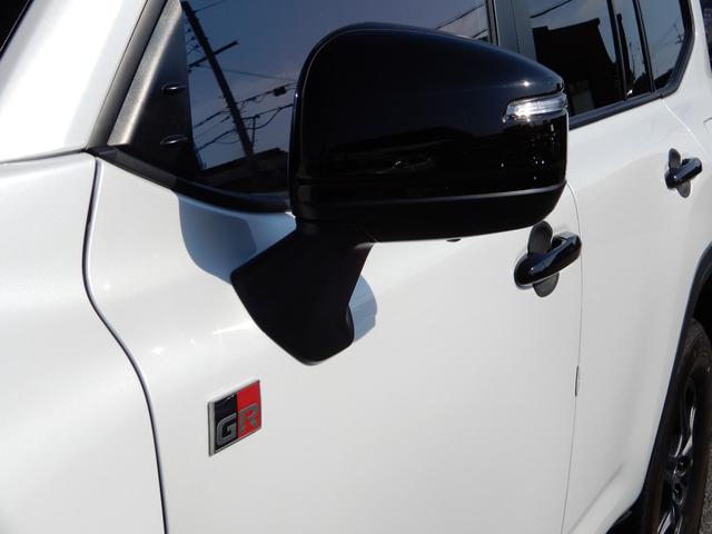 ランドクルーザー ＧＲスポーツ　後席モニター２つ　アラウンドビュー　オートハイビーム　セキュリティー　レーンキープアシスト　ＬＥＤヘッドライト　レザーシート　バックカメラ　オートクルーズコントロール　オートライト　パワーバックドア（12枚目）