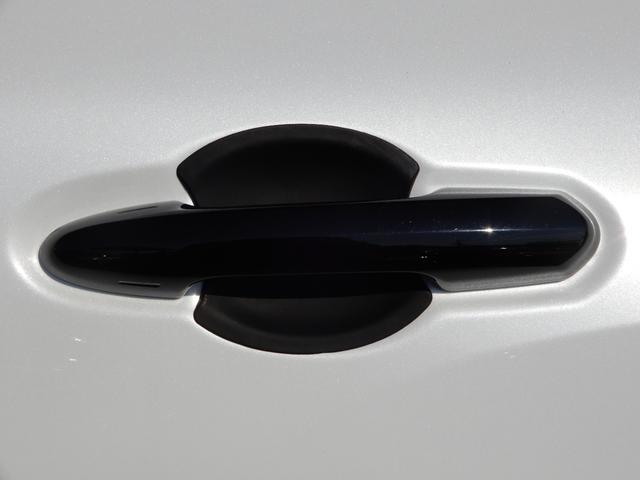 ランドクルーザー ＧＲスポーツ　後席モニター２つ　アラウンドビュー　オートハイビーム　セキュリティー　レーンキープアシスト　ＬＥＤヘッドライト　レザーシート　バックカメラ　オートクルーズコントロール　オートライト　パワーバックドア（18枚目）