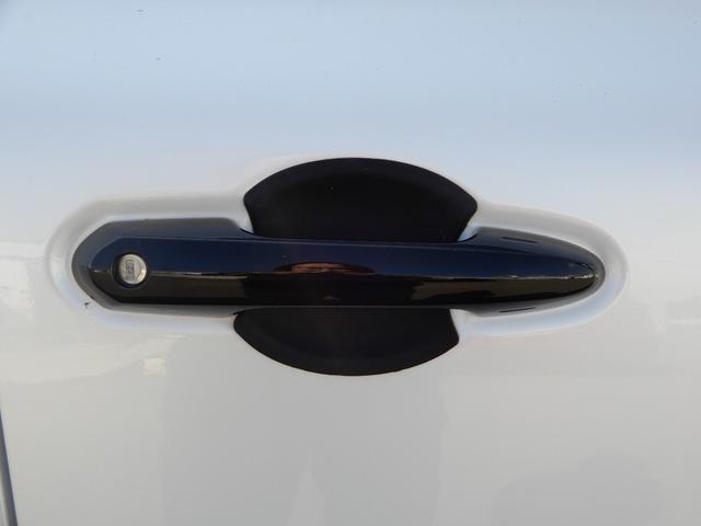 ランドクルーザー ＧＲスポーツ　後席モニター２つ　アラウンドビュー　オートハイビーム　セキュリティー　レーンキープアシスト　ＬＥＤヘッドライト　レザーシート　バックカメラ　オートクルーズコントロール　オートライト　パワーバックドア（20枚目）