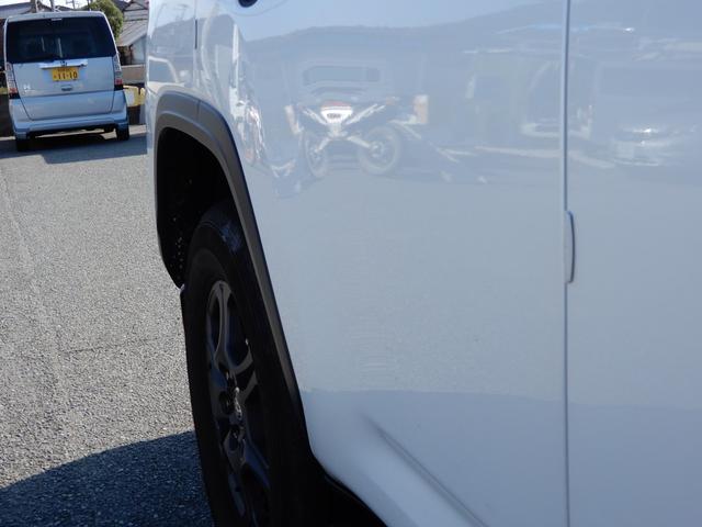 ランドクルーザー ＧＲスポーツ　後席モニター２つ　アラウンドビュー　オートハイビーム　セキュリティー　レーンキープアシスト　ＬＥＤヘッドライト　レザーシート　バックカメラ　オートクルーズコントロール　オートライト　パワーバックドア（21枚目）