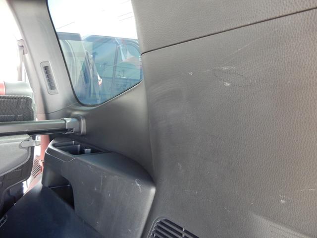 ランドクルーザー ＧＲスポーツ　後席モニター２つ　アラウンドビュー　オートハイビーム　セキュリティー　レーンキープアシスト　ＬＥＤヘッドライト　レザーシート　バックカメラ　オートクルーズコントロール　オートライト　パワーバックドア（32枚目）