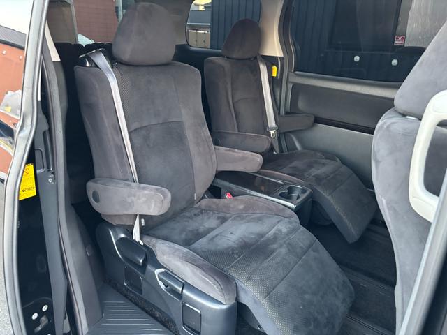 ヴェルファイア ２．４Ｚ　プラチナセレクションＩＩ　新品タイヤ４本／９インチナビ／フルセグ／Ｂｌｕｅｔｏｏｔｈ接続／ＥＴＣ／スマートキー／プッシュスタート／バックカメラ／オプション１８インチＡＷ／フリップダウン／ＡＬＰＩＮＥナビ／両側電動スライドドア／（68枚目）