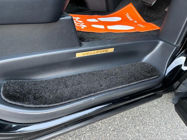 ヴェルファイア ２．４Ｚ　プラチナセレクションＩＩ　新品タイヤ４本／９インチナビ／フルセグ／Ｂｌｕｅｔｏｏｔｈ接続／ＥＴＣ／スマートキー／プッシュスタート／バックカメラ／オプション１８インチＡＷ／フリップダウン／ＡＬＰＩＮＥナビ／両側電動スライドドア／（71枚目）