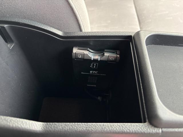 マークXジオ 240F 前後ドラレコ/カーナビ/バックカメラ/スマートキー/HIDヘッドライト/ETC/オートエアコン/電動格納ドアミラー/禁煙車/オートライト/純正アルミホイール/フォグランプ/プッシュスタート/(59枚目)