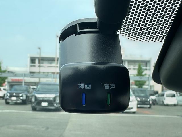 マーチ Ｘ　Ｖセレクション　ワンオーナー　衝突被害軽減ブレーキ　パーキングセンサー　メモリーナビ　バックカメラ　ＥＴＣ　ドライブレコーダー　アイドリングストップ　スマートキー（9枚目）