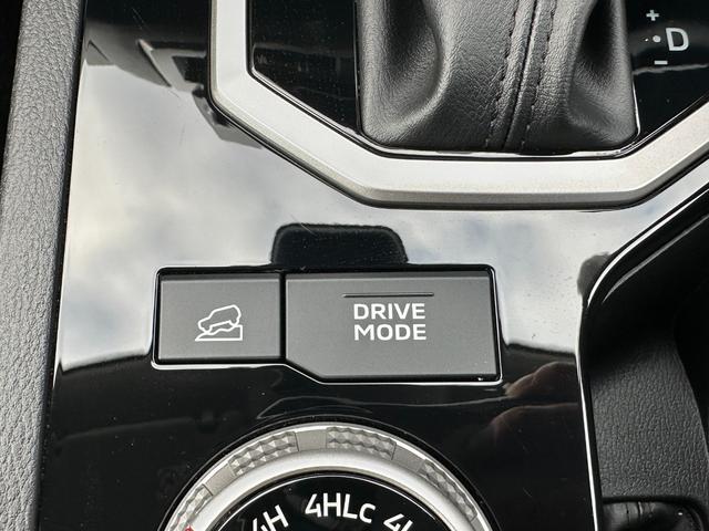 トライトン ＧＬＳ　元試乗車　スマホ連携ナビ　全方位モニター　ＥＴＣ　衝突被害軽減ブレーキ　後側方車両検知警報システム　レーダークルーズコントロール　シートヒーター　オートマチックハイビーム　スマートキー（19枚目）
