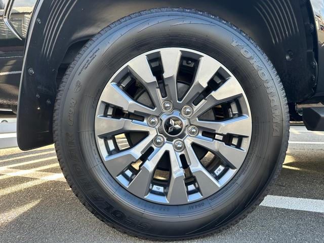 トライトン ＧＬＳ　元試乗車　スマホ連携ナビ　全方位モニター　ＥＴＣ　衝突被害軽減ブレーキ　後側方車両検知警報システム　レーダークルーズコントロール　シートヒーター　オートマチックハイビーム　スマートキー（32枚目）