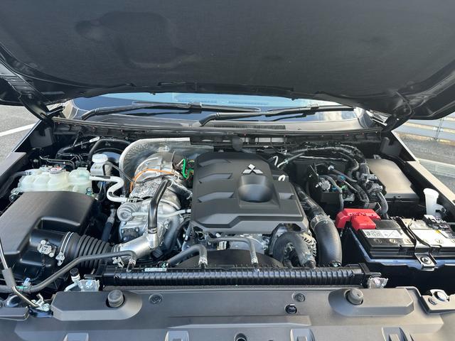 トライトン ＧＬＳ　元試乗車　スマホ連携ナビ　全方位モニター　ＥＴＣ　衝突被害軽減ブレーキ　後側方車両検知警報システム　レーダークルーズコントロール　シートヒーター　オートマチックハイビーム　スマートキー（40枚目）