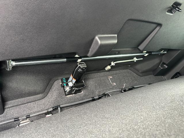 トライトン ＧＬＳ　元試乗車　スマホ連携ナビ　全方位モニター　ＥＴＣ　衝突被害軽減ブレーキ　後側方車両検知警報システム　レーダークルーズコントロール　シートヒーター　オートマチックハイビーム　スマートキー（70枚目）