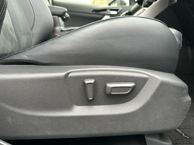 エクリプスクロスPHEV P 元試乗車 電気温水式ヒーター スマホ連携ナビ 全方位モニター ETC2.0 マイパイロット 衝突被害軽減ブレーキ 後側方車両検知警報システム 電動シート 電動リヤゲート オートマチックハイビーム(7枚目)