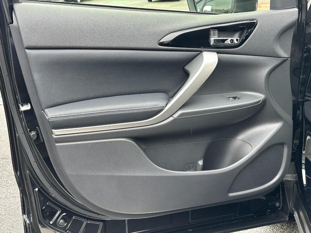 エクリプスクロスPHEV P 元試乗車 電気温水式ヒーター スマホ連携ナビ 全方位モニター ETC2.0 マイパイロット 衝突被害軽減ブレーキ 後側方車両検知警報システム 電動シート 電動リヤゲート オートマチックハイビーム(25枚目)