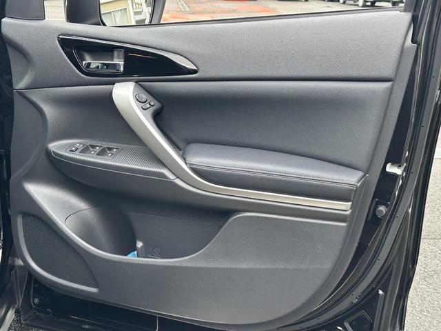 エクリプスクロスPHEV P 元試乗車 電気温水式ヒーター スマホ連携ナビ 全方位モニター ETC2.0 マイパイロット 衝突被害軽減ブレーキ 後側方車両検知警報システム 電動シート 電動リヤゲート オートマチックハイビーム(32枚目)
