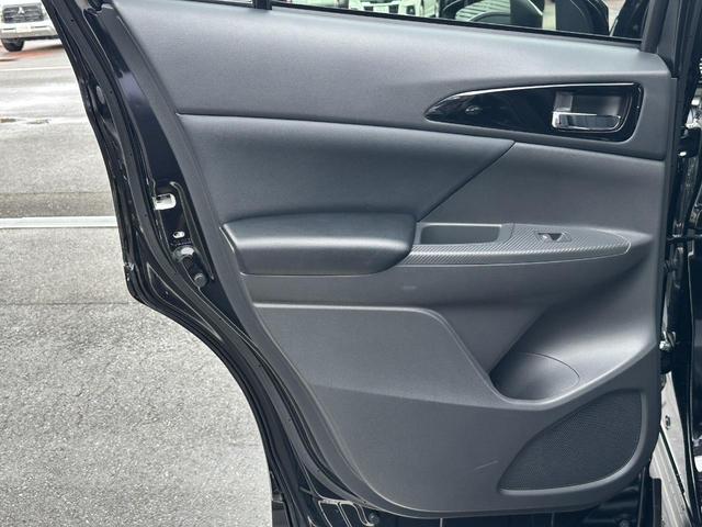 エクリプスクロスPHEV P 元試乗車 電気温水式ヒーター スマホ連携ナビ 全方位モニター ETC2.0 マイパイロット 衝突被害軽減ブレーキ 後側方車両検知警報システム 電動シート 電動リヤゲート オートマチックハイビーム(37枚目)