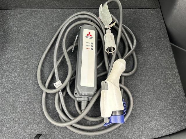 エクリプスクロスPHEV P 元試乗車 電気温水式ヒーター スマホ連携ナビ 全方位モニター ETC2.0 マイパイロット 衝突被害軽減ブレーキ 後側方車両検知警報システム 電動シート 電動リヤゲート オートマチックハイビーム(48枚目)