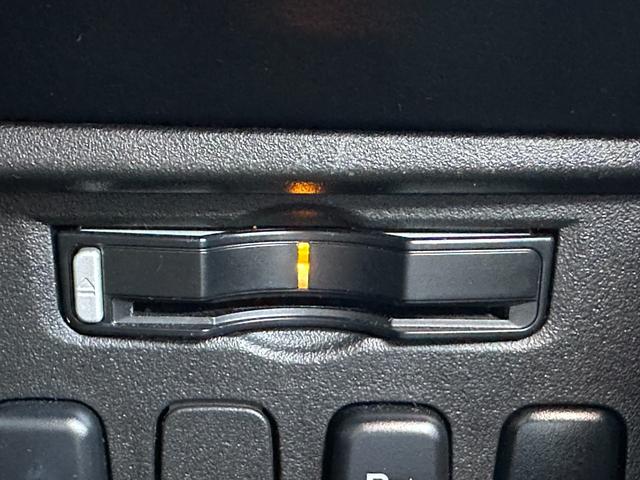 デリカＤ：５ シャモニー　ＨＤＤナビ　ＥＴＣ　後席モニター　バックカメラ　フロントカメラ　左サイドカメラ　両側スライド片側電動スライドドア　運転席電動シート　シートヒーター　オートクルーズコントロール　パーキングセンサー（8枚目）