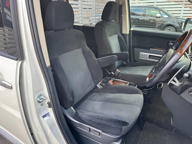 デリカＤ：５ シャモニー　ＨＤＤナビ　ＥＴＣ　後席モニター　バックカメラ　フロントカメラ　左サイドカメラ　両側スライド片側電動スライドドア　運転席電動シート　シートヒーター　オートクルーズコントロール　パーキングセンサー（12枚目）