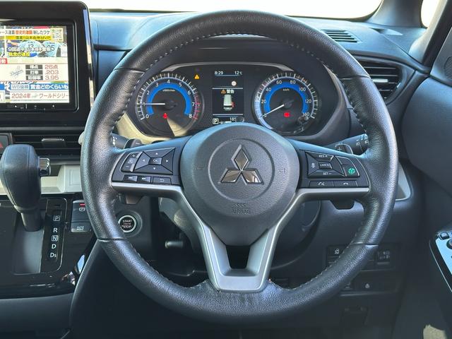 デリカミニ T プレミアム 元試乗車 メモリーナビ 全方位モニター ETC マイパイロット 衝突被害軽減ブレーキ 踏み間違い防止装置 パーキングセンサー 両側電動スライドドア シートヒーター デジタルルームミラー スマートキー(10枚目)