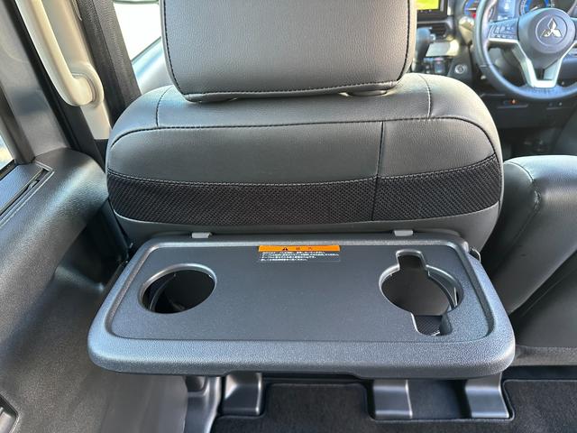 デリカミニ T プレミアム 元試乗車 メモリーナビ 全方位モニター ETC マイパイロット 衝突被害軽減ブレーキ 踏み間違い防止装置 パーキングセンサー 両側電動スライドドア シートヒーター デジタルルームミラー スマートキー(18枚目)