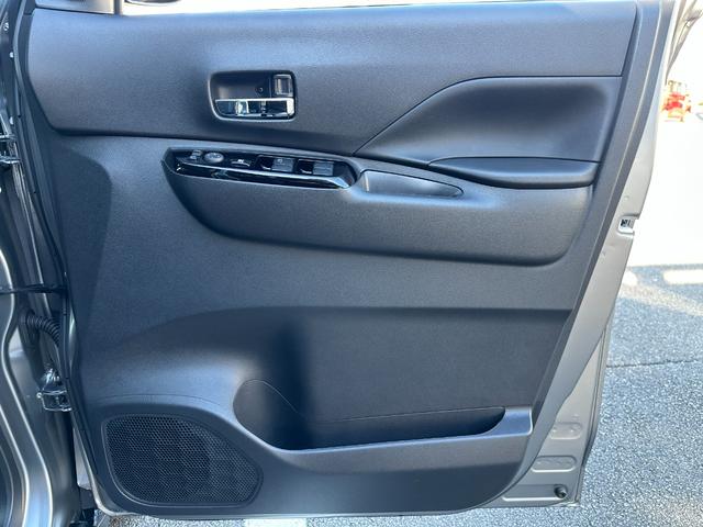 デリカミニ T プレミアム 元試乗車 メモリーナビ 全方位モニター ETC マイパイロット 衝突被害軽減ブレーキ 踏み間違い防止装置 パーキングセンサー 両側電動スライドドア シートヒーター デジタルルームミラー スマートキー(43枚目)