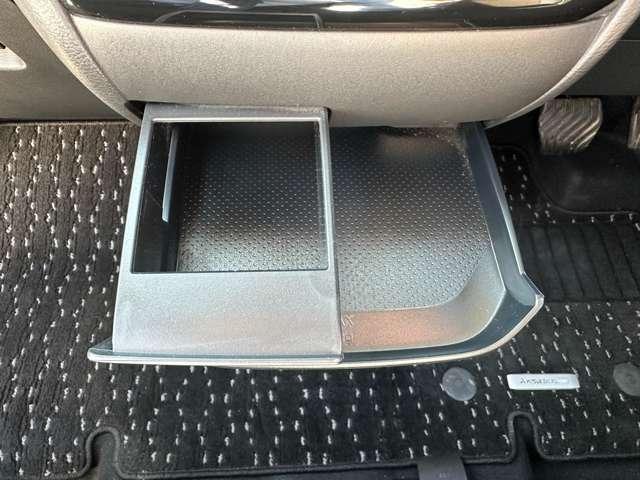 ｅＫクロススペース Ｇ　プラスエディション　ワンオーナー　メモリーナビ　全方位モニター　衝突被害軽減ブレーキ　踏み間違い防止装置　パーキングセンサー　両側電動スライドドア　シートヒーター　オートマチックハイビーム　フォグランプ　スマートキー（41枚目）