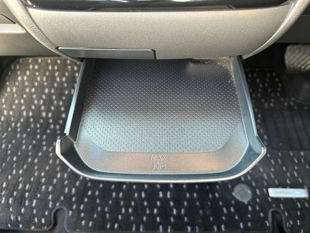 ｅＫクロススペース Ｇ　プラスエディション　ワンオーナー　メモリーナビ　全方位モニター　衝突被害軽減ブレーキ　踏み間違い防止装置　パーキングセンサー　両側電動スライドドア　シートヒーター　オートマチックハイビーム　フォグランプ　スマートキー（42枚目）