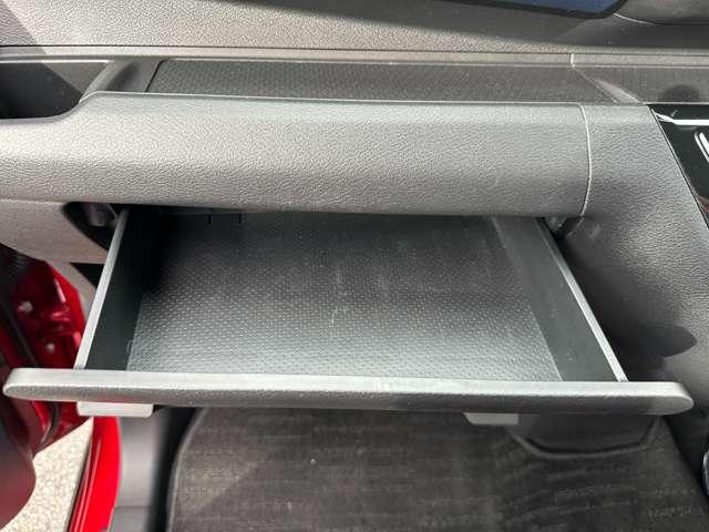 eKクロス G ワンオーナー メモリーナビ 全方位モニター ETC マイパイロット 衝突被害軽減ブレーキ 踏み間違い防止装置 パーキングセンサー シートヒーター オートマチックハイビーム デジタルルームミラー(41枚目)