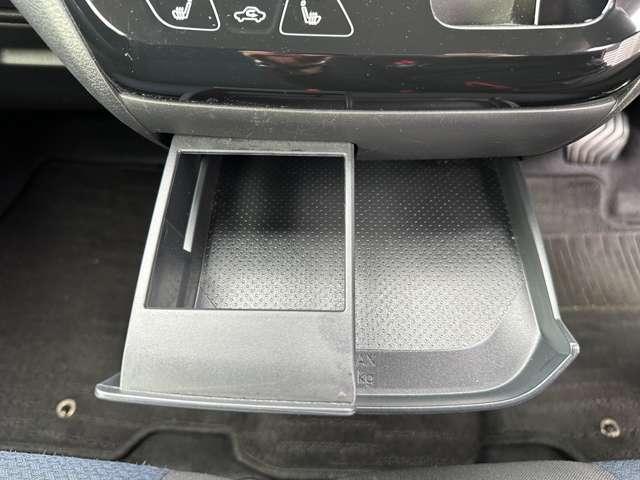 eKクロス G ワンオーナー メモリーナビ 全方位モニター ETC マイパイロット 衝突被害軽減ブレーキ 踏み間違い防止装置 パーキングセンサー シートヒーター オートマチックハイビーム デジタルルームミラー(44枚目)