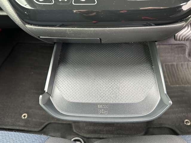 eKクロス G ワンオーナー メモリーナビ 全方位モニター ETC マイパイロット 衝突被害軽減ブレーキ 踏み間違い防止装置 パーキングセンサー シートヒーター オートマチックハイビーム デジタルルームミラー(45枚目)