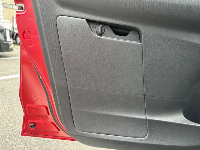 eKクロス G ワンオーナー メモリーナビ 全方位モニター ETC マイパイロット 衝突被害軽減ブレーキ 踏み間違い防止装置 パーキングセンサー シートヒーター オートマチックハイビーム デジタルルームミラー(47枚目)