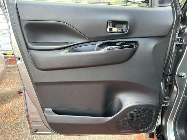 デリカミニ Ｔ　プレミアム　ワンオーナー　メモリーナビ　全方位モニター　マイパイロット　両側電動スライドドア　衝突被害軽減ブレーキ　踏み間違い防止装置　パーキングセンサー　デジタルルームミラー　ルーフレール　シートヒーター（49枚目）