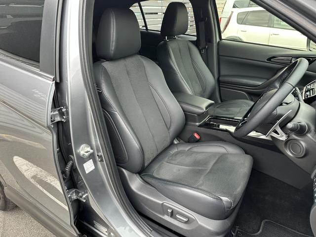 エクリプスクロスＰＨＥＶ ブラックエディション　元試乗車　電気温水式ヒーター　電動シート　スマホ連携ナビ　全周囲カメラ　ＥＴＣ　マイパイロット　衝突被害軽減ブレーキ　後側方車両検知警報システム　電動リヤゲート　シートヒーター　スマートキー（5枚目）