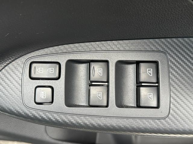 エクリプスクロスＰＨＥＶ ブラックエディション　元試乗車　電気温水式ヒーター　電動シート　スマホ連携ナビ　全周囲カメラ　ＥＴＣ　マイパイロット　衝突被害軽減ブレーキ　後側方車両検知警報システム　電動リヤゲート　シートヒーター　スマートキー（12枚目）