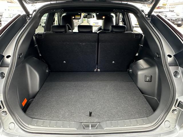 エクリプスクロスＰＨＥＶ ブラックエディション　元試乗車　電気温水式ヒーター　電動シート　スマホ連携ナビ　全周囲カメラ　ＥＴＣ　マイパイロット　衝突被害軽減ブレーキ　後側方車両検知警報システム　電動リヤゲート　シートヒーター　スマートキー（31枚目）