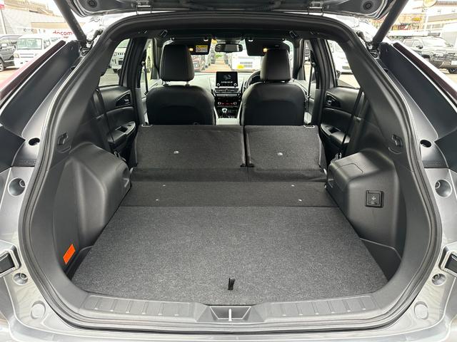 エクリプスクロスＰＨＥＶ ブラックエディション　元試乗車　電気温水式ヒーター　電動シート　スマホ連携ナビ　全周囲カメラ　ＥＴＣ　マイパイロット　衝突被害軽減ブレーキ　後側方車両検知警報システム　電動リヤゲート　シートヒーター　スマートキー（33枚目）