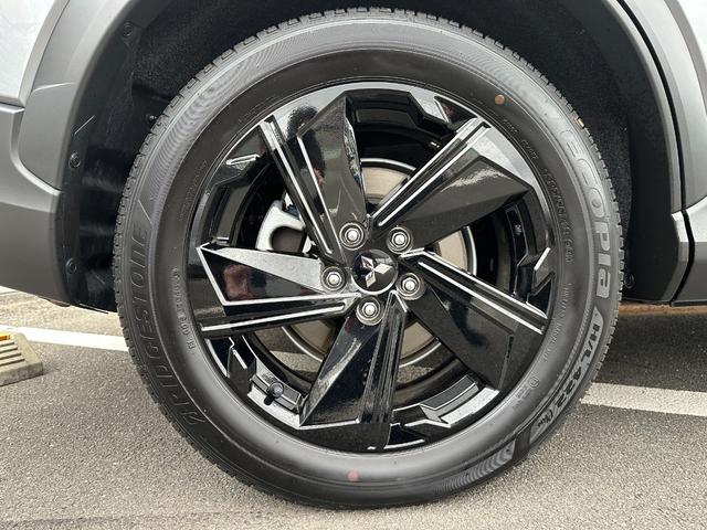 エクリプスクロスＰＨＥＶ ブラックエディション　元試乗車　電気温水式ヒーター　電動シート　スマホ連携ナビ　全周囲カメラ　ＥＴＣ　マイパイロット　衝突被害軽減ブレーキ　後側方車両検知警報システム　電動リヤゲート　シートヒーター　スマートキー（55枚目）