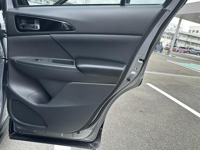 エクリプスクロスＰＨＥＶ ブラックエディション　元試乗車　電気温水式ヒーター　電動シート　スマホ連携ナビ　全周囲カメラ　ＥＴＣ　マイパイロット　衝突被害軽減ブレーキ　後側方車両検知警報システム　電動リヤゲート　シートヒーター　スマートキー（67枚目）