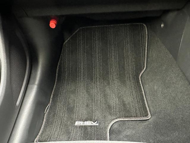 エクリプスクロスＰＨＥＶ ブラックエディション　元試乗車　電気温水式ヒーター　電動シート　スマホ連携ナビ　全周囲カメラ　ＥＴＣ　マイパイロット　衝突被害軽減ブレーキ　後側方車両検知警報システム　電動リヤゲート　シートヒーター　スマートキー（72枚目）