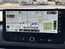 最近ではスマホをナビ代わりにしたりしますが運転中の操作が危ない、電話がかかってきたら使えない等不便なところも。。。まだまだカーナビは必須ですね!