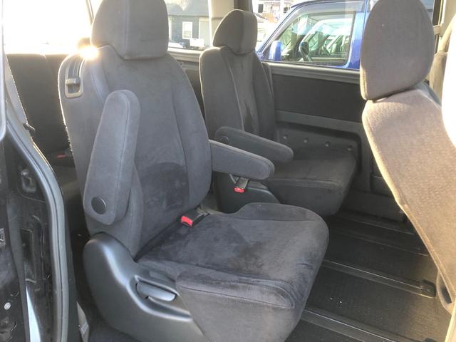 ステップワゴン Ｇ　ＨＤＤナビ　スマートスタイルエディション　ナビ　バックカメラ　ＥＴＣ　スマートキー　ＨＩＤ両側パワースライドドア　キャプテンシート　７人乗り　スマートキースペアー１エアバッグ（29枚目）