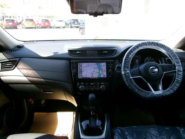 エクストレイル ２０Ｘｉ　２列車　４ＷＤ　プロパイロット　メモリーナビＴＶ　アラウンドビューモニター　追従クルーズ　ＬＥＤ　ドライブレコーダ　インテリジェントキー　ＬＤＷ　　ＥＴＣ　Ａストップ　ＡＡＣ　メモリーナビＴＶ　キーフリー　アルミホイール（3枚目）