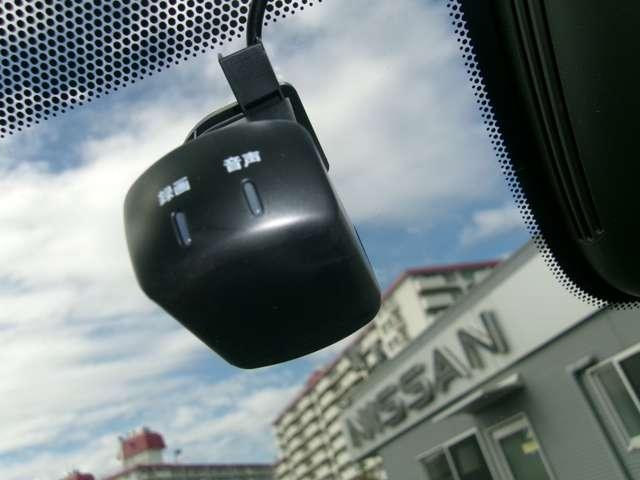 セレナ ハイウェイスター V メモリーナビTV 後席モニター 後席モニター アラウンドビュ- アルミ 衝突被害軽減 LDP エアバッグ 両側オートスライドドア LEDライト インテリジェントキー サイドカメラ メモリーナビ アダプティブクルーズコントロール(8枚目)